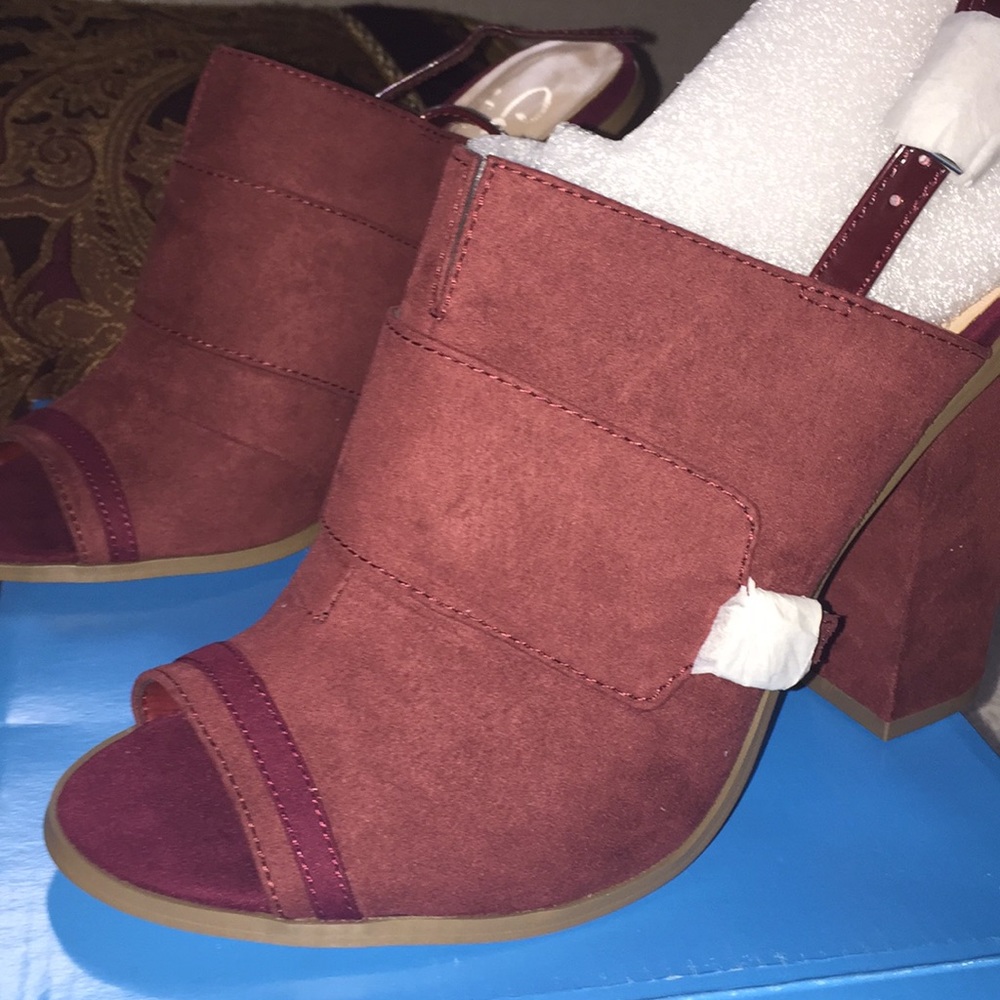🔵CALLISTO🔵Cranberry Suede stack Heels