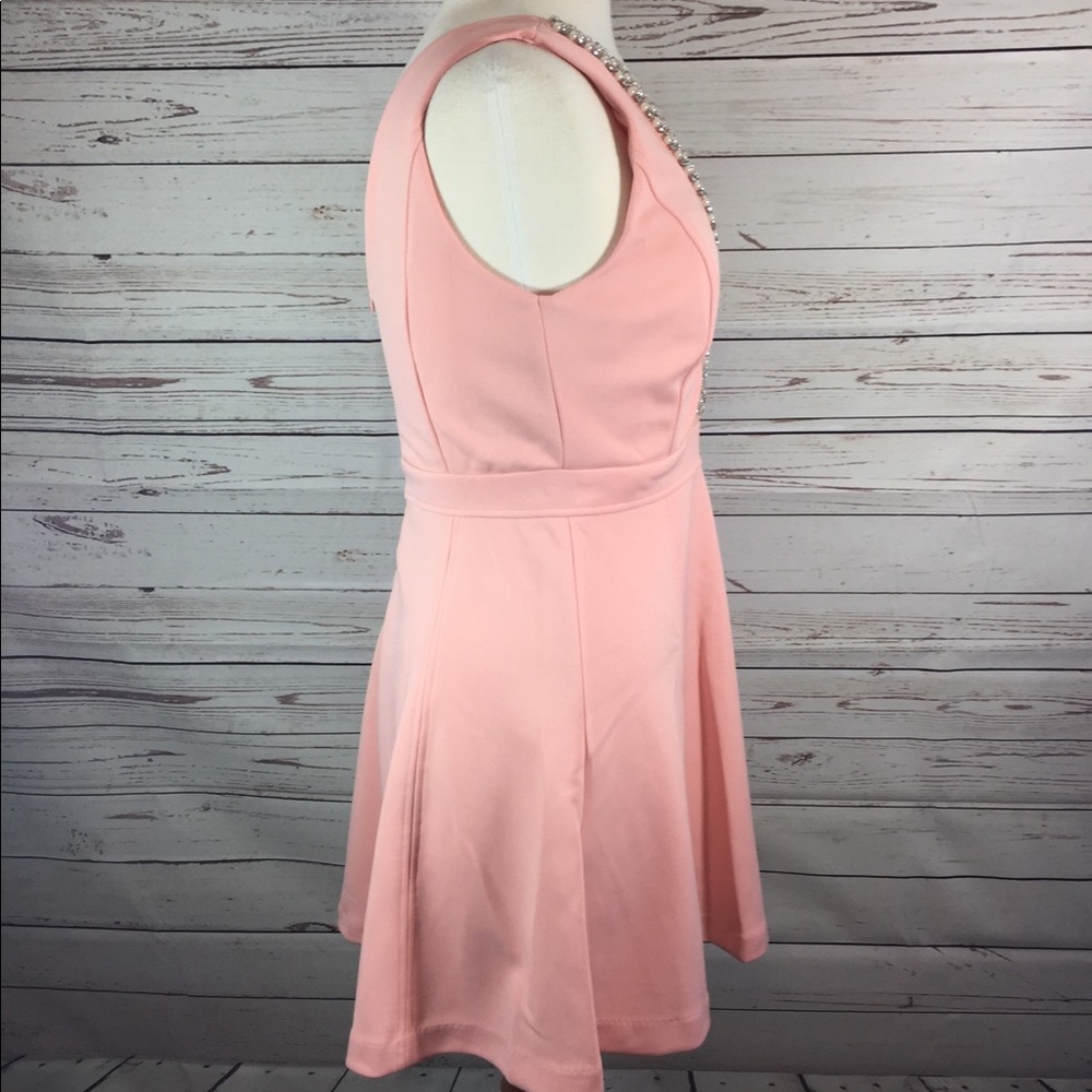 Pink with pearls dress - Picture 3 of 5