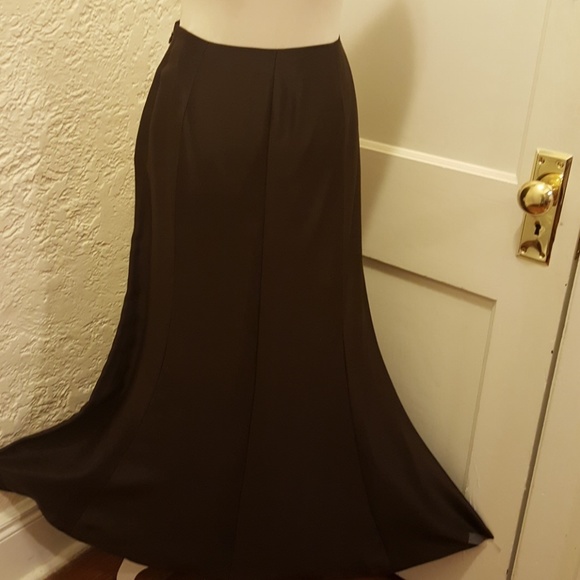 Ann Taylor Maxi silk skirt. Brown. Sz 4p - Picture 4 of 5