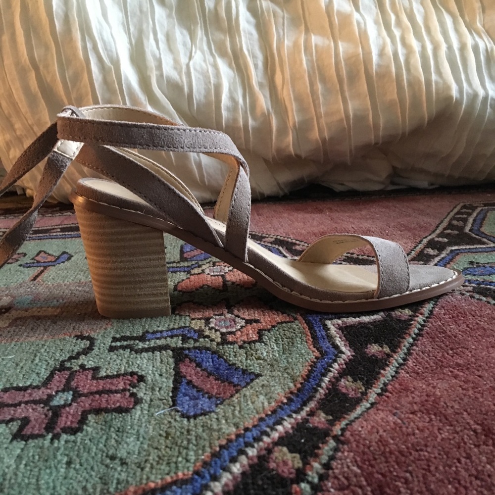 Chinese Laundry nude heels - Cavalry