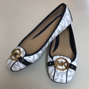Michael kors flats size 9