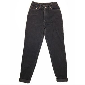 Black Levi’s 512 mom jeans