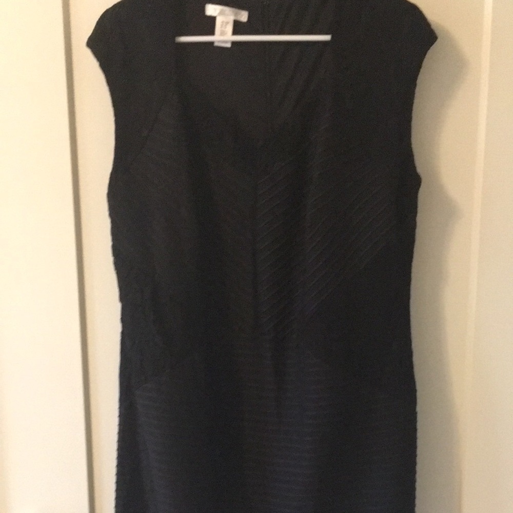 LONDON TIMES CURVE CAP SLEEVE FITTED LBD DRESS