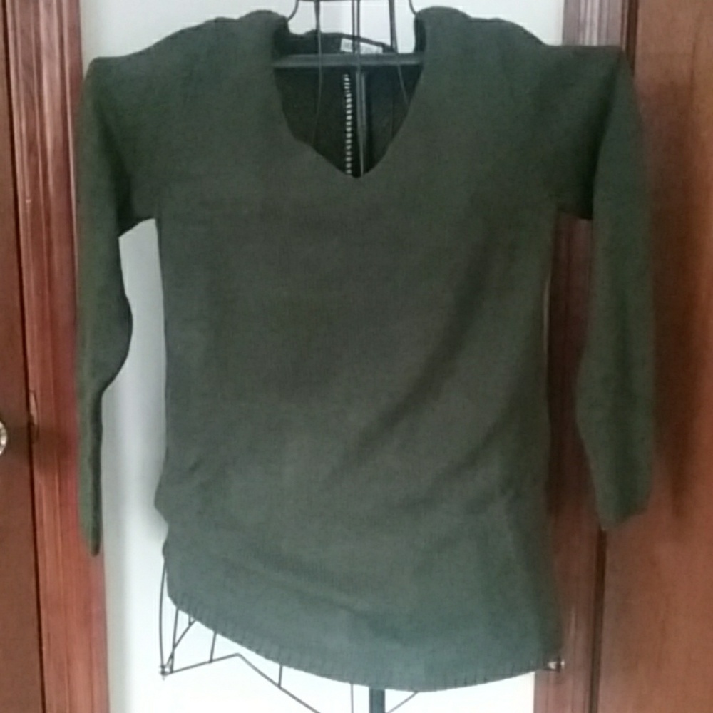 Forest green v-neck sweater