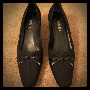 Italian leather dress shoes bow and 2 inch heel