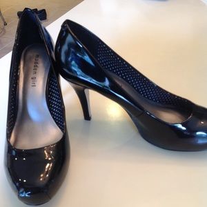Madden girl black patten leather pumps