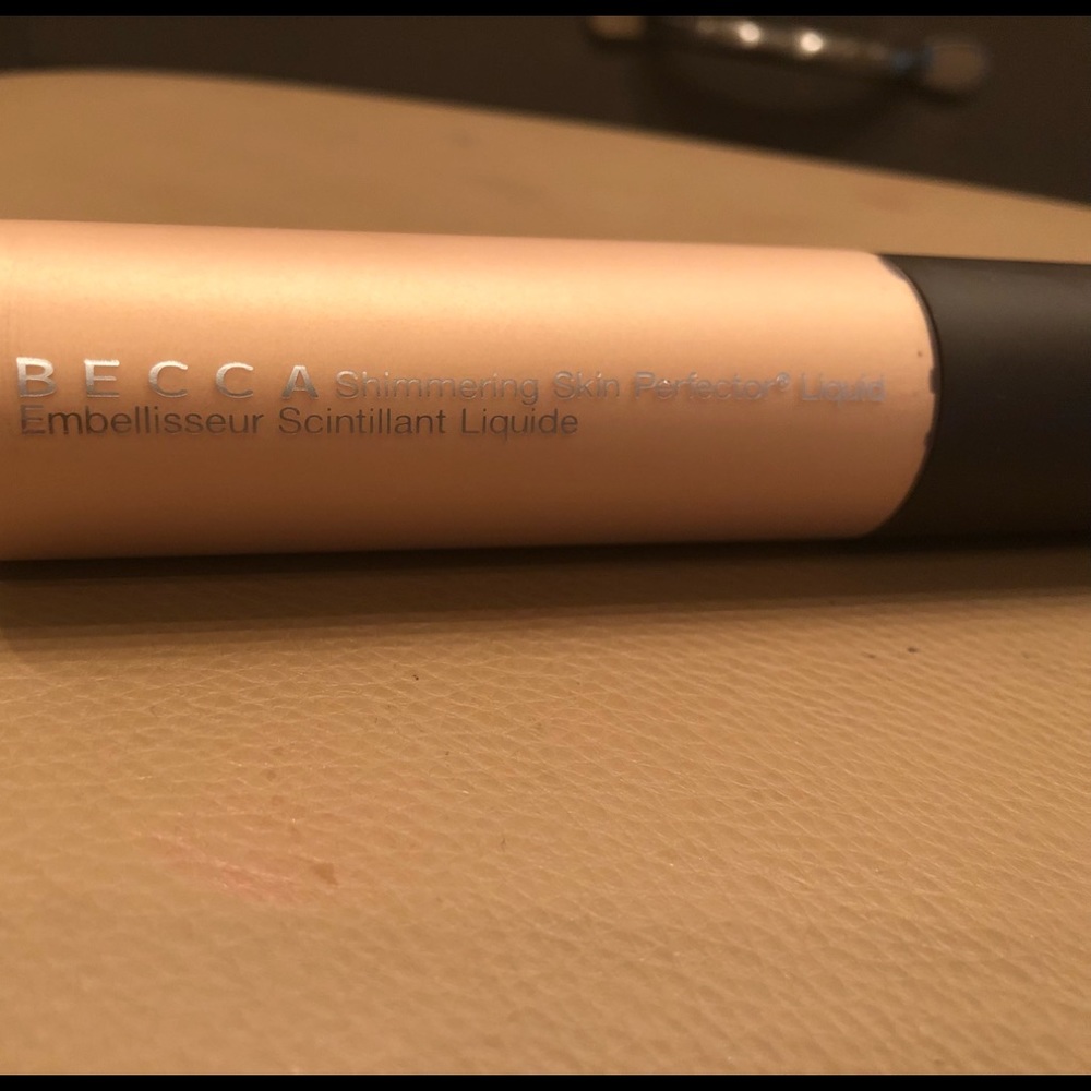 Becca Shimmering Liquid Highlighter