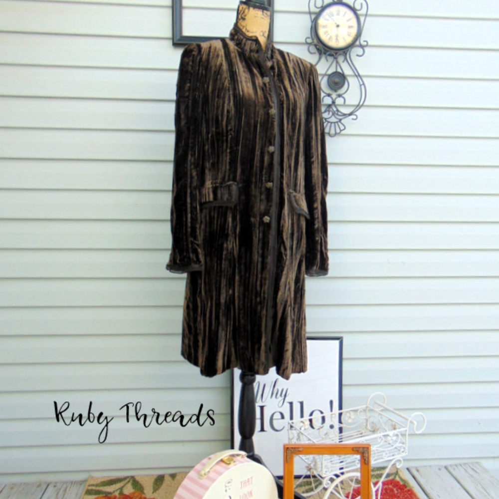 Gorgeous Dark Brown Vintage-Inspired Coat SIZE 12