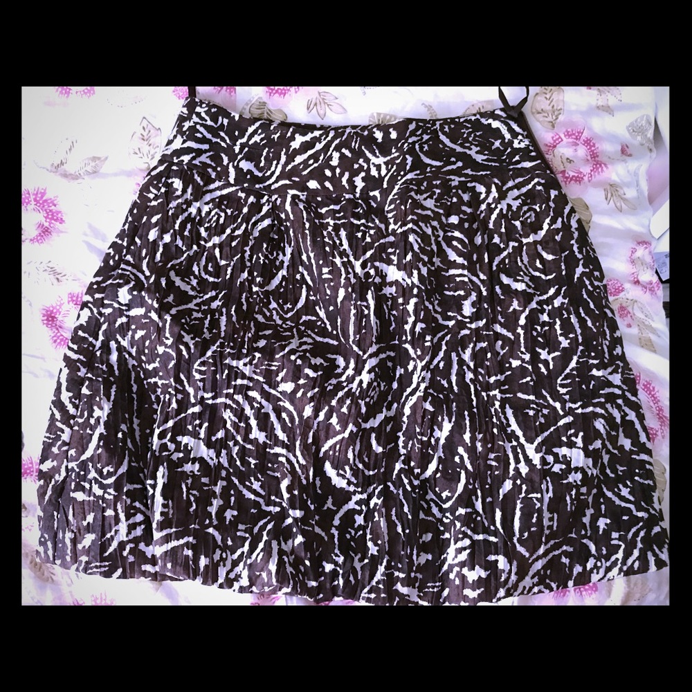 Banana Republic Brown & White Skirt
