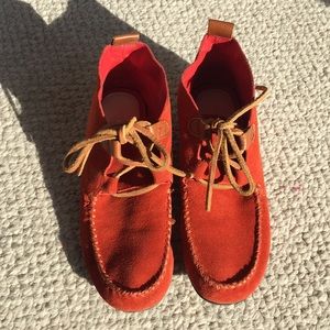 Lands End Canvas - sz 7.5 Orange moccasin suede