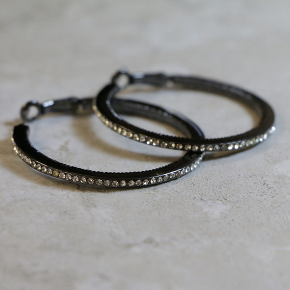 NWT gun metal pave crystal pin catch hoop LTDE52 - Picture 7 of 8
