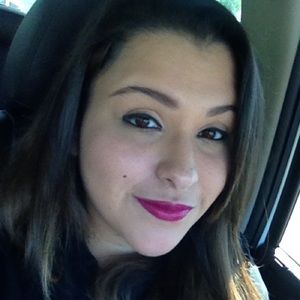 Meet your Posher, Yvette