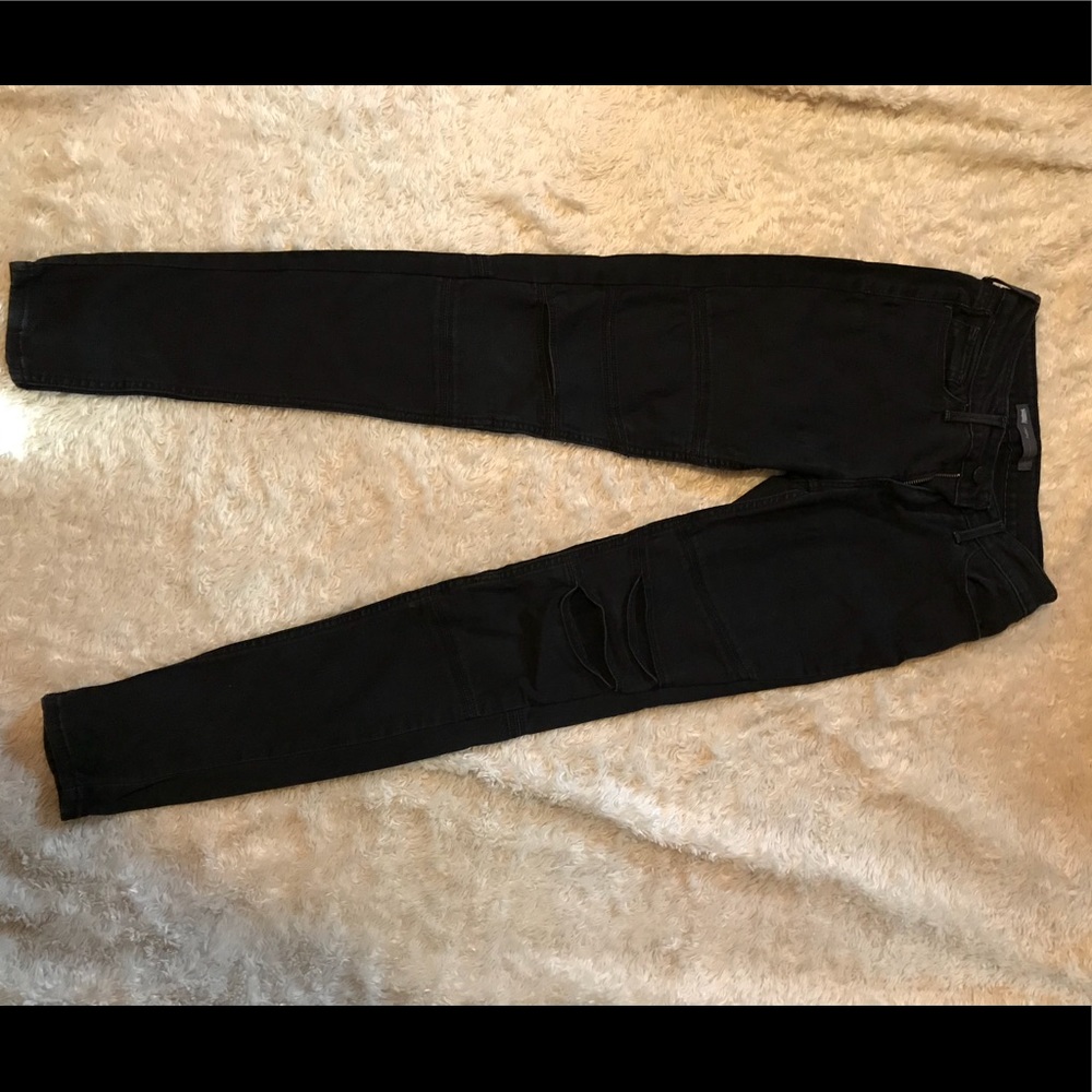 Black Levi’s moto jegging