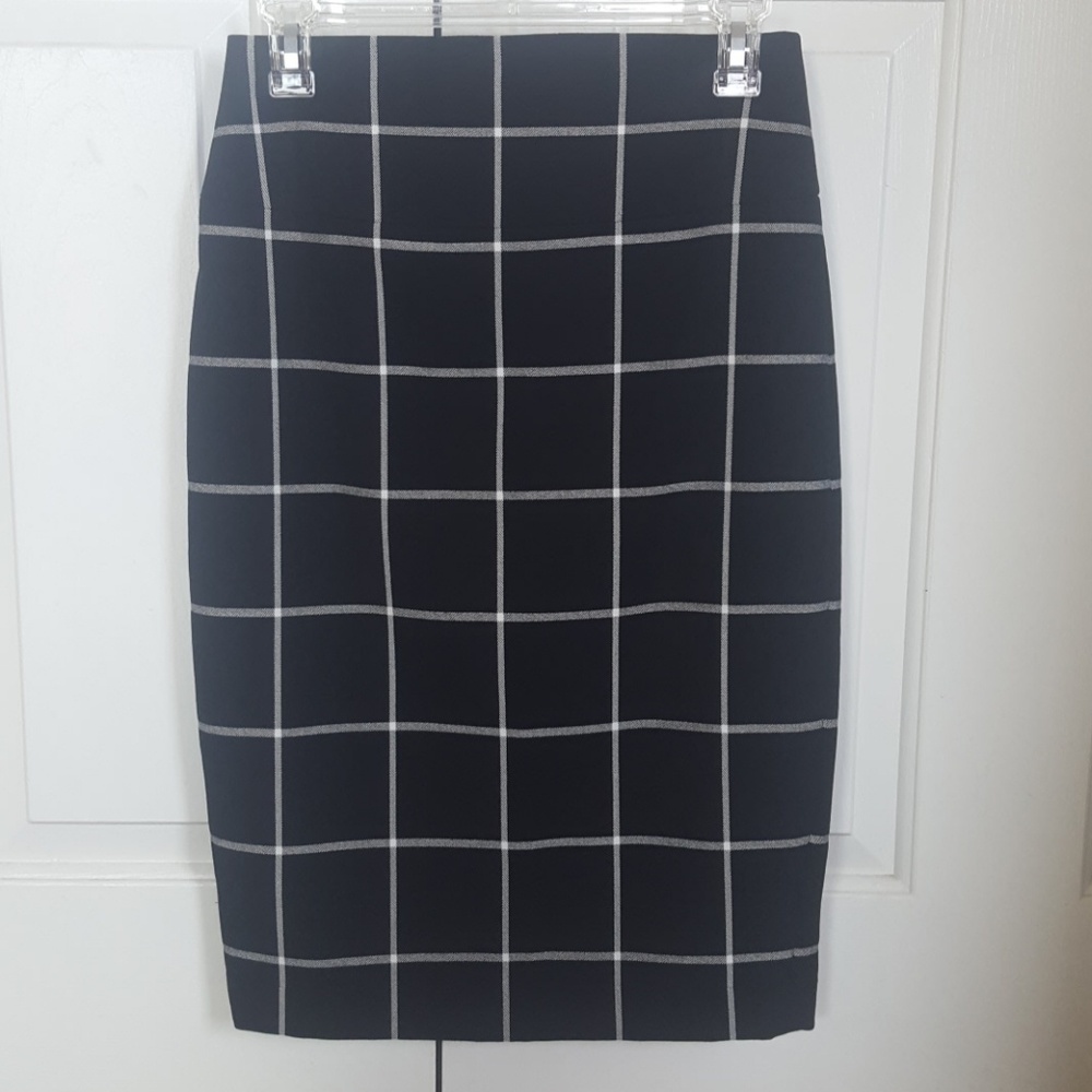 Women's Express, size 2, fitted pencil skirt