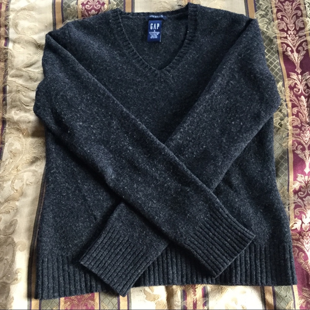 GAP.....97% Lambswool sweater