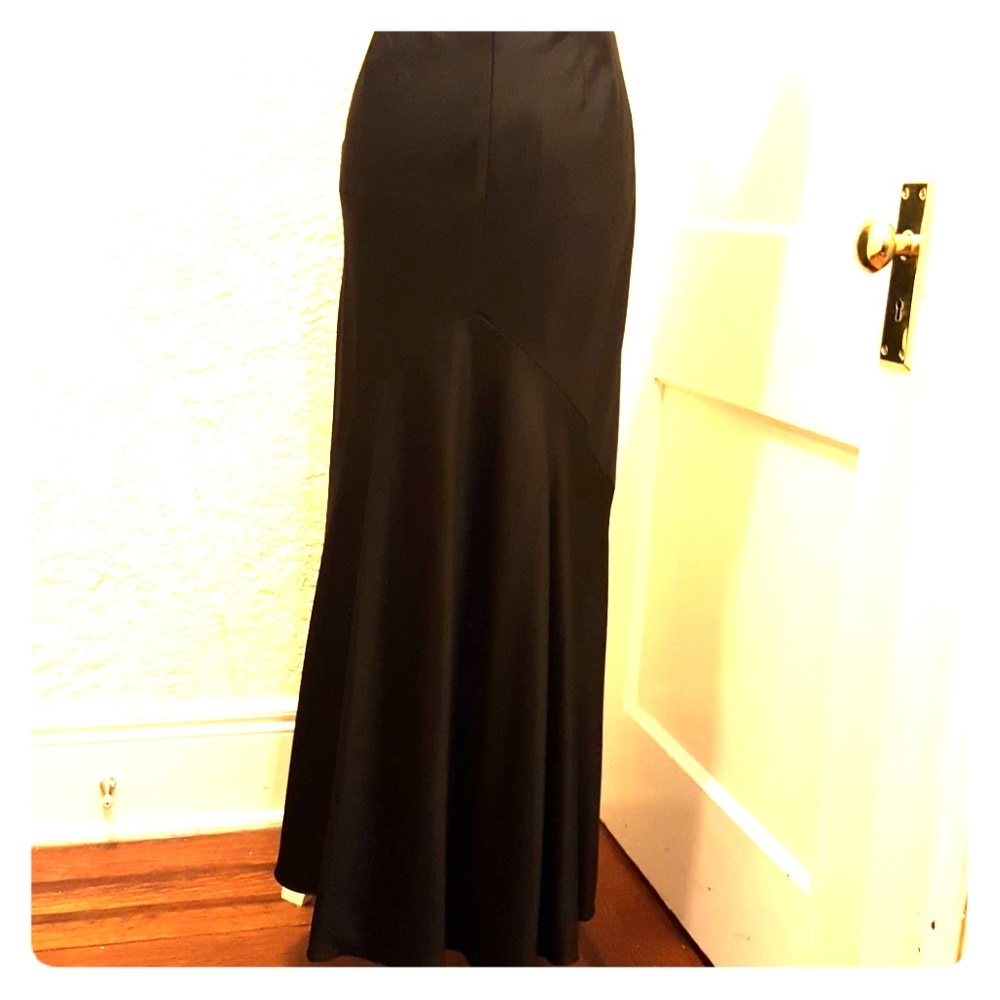 Maxi black skirt by Ann T. Loft. S2 2 NWT.