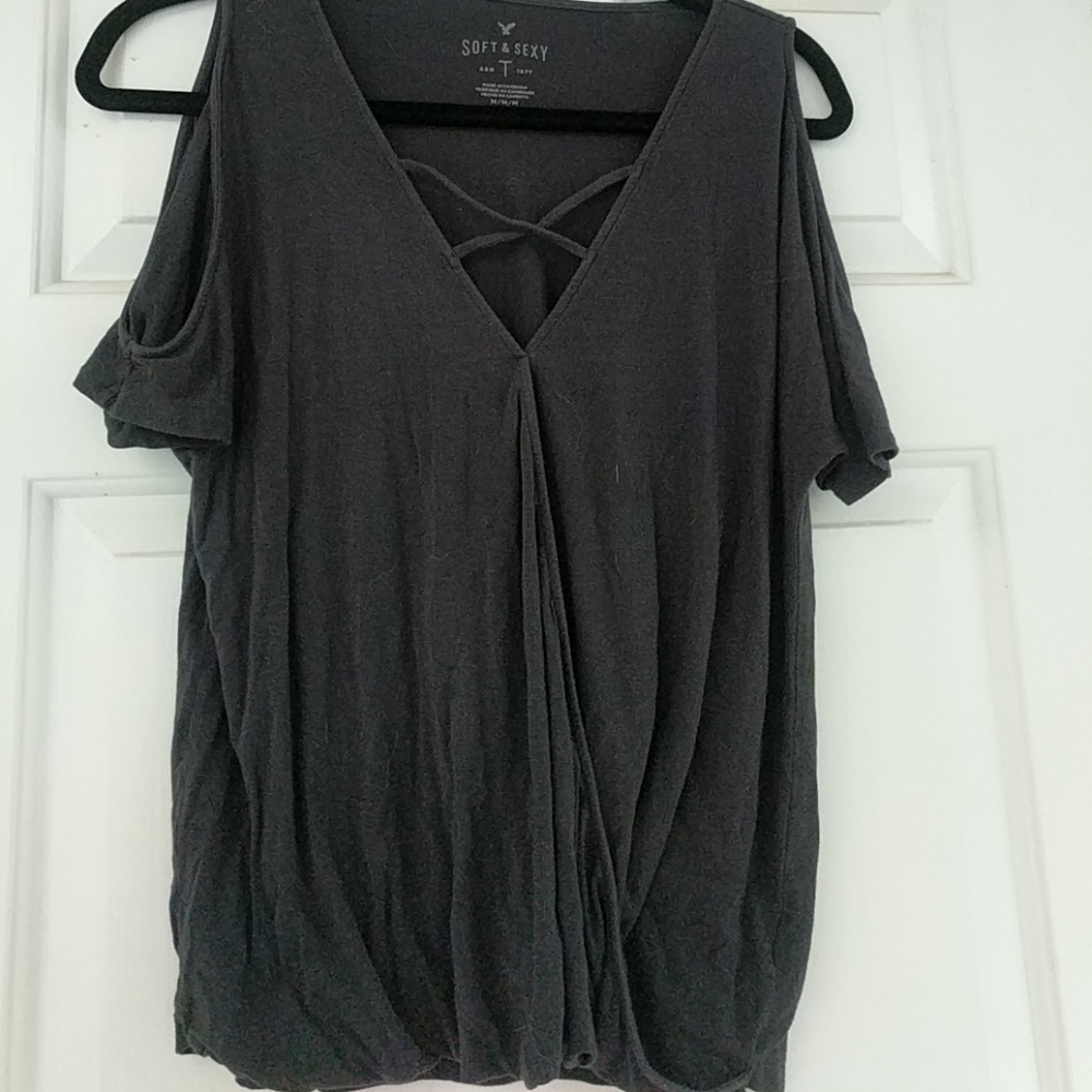 AEO Soft & sexy open shoulder t