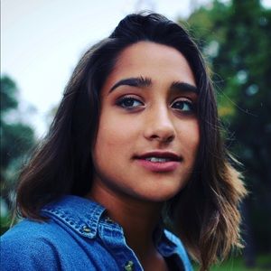 Meet your Posher, Claudia