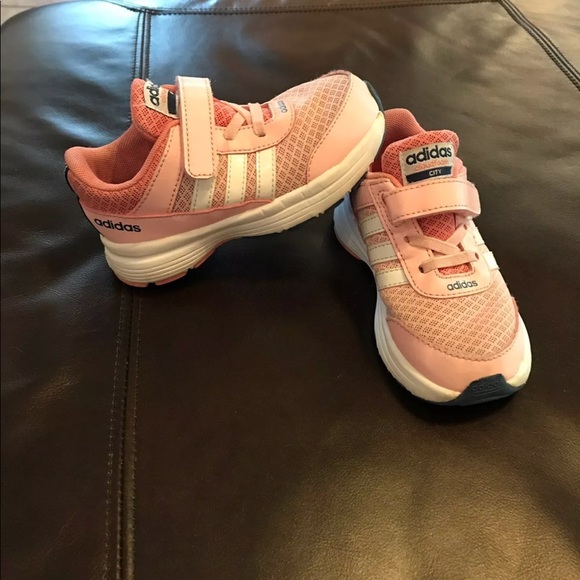 girls cloudfoam adidas