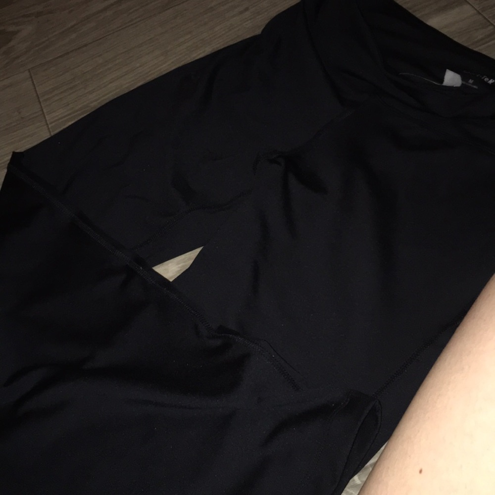 Wicking loose leg black yoga/ workout paint