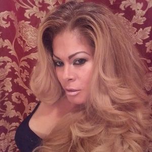 Meet your Posher, Esperanza