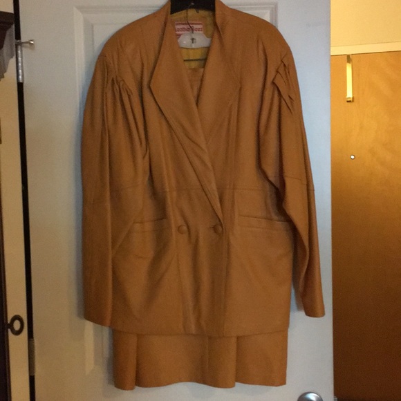 Leather skirt suit - Picture 1 of 1