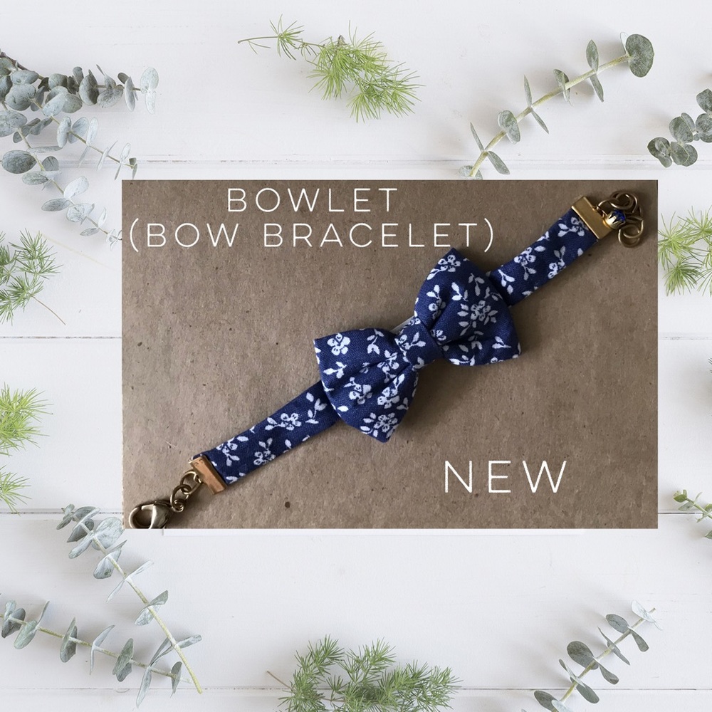 Bow Bracelet in Blue with White Floral