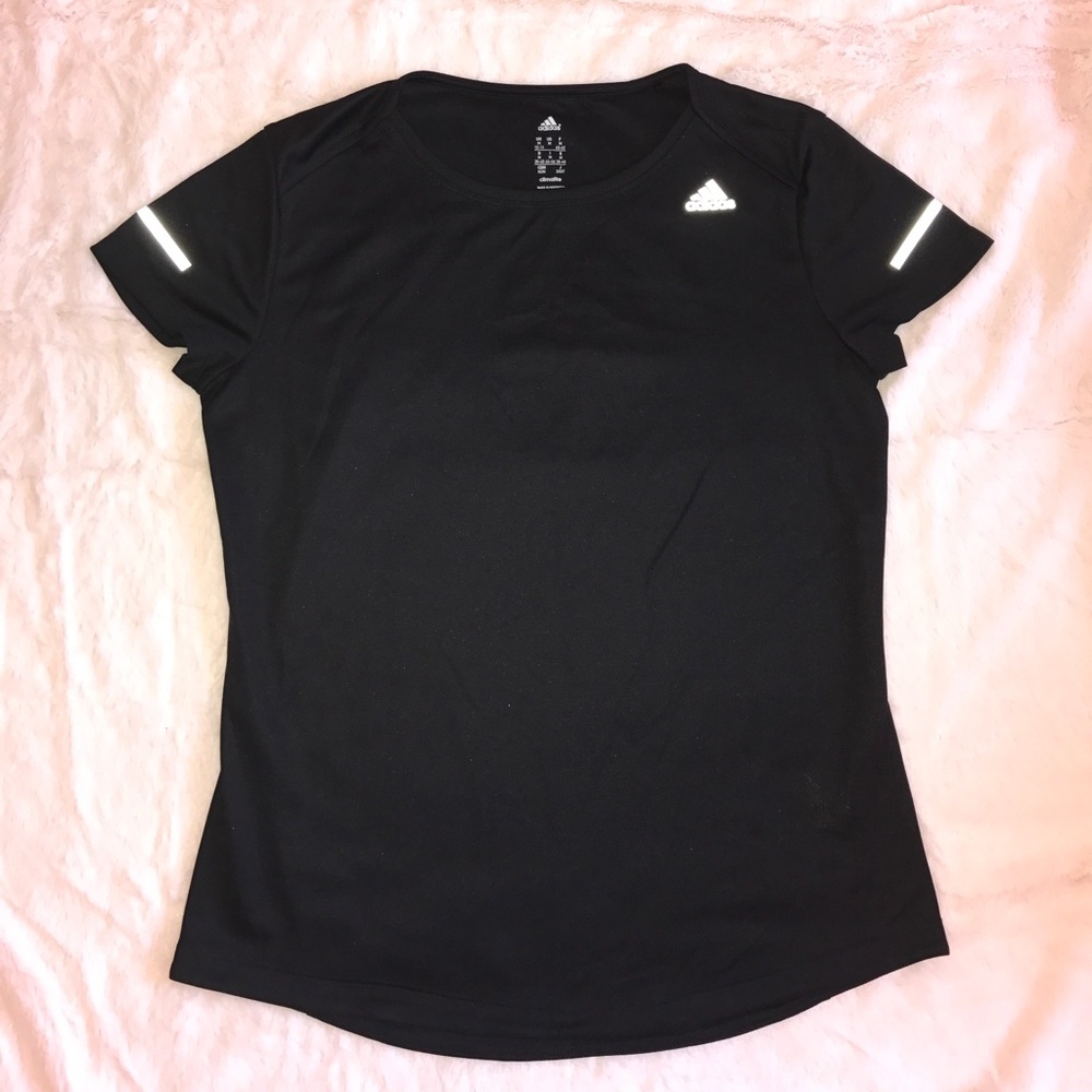 SOLD! NWOT Adidas workout top. Med
