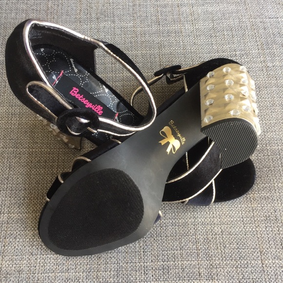 BOGO NEW Betsey Johnson Heartbreaker Heels - Picture 6 of 8