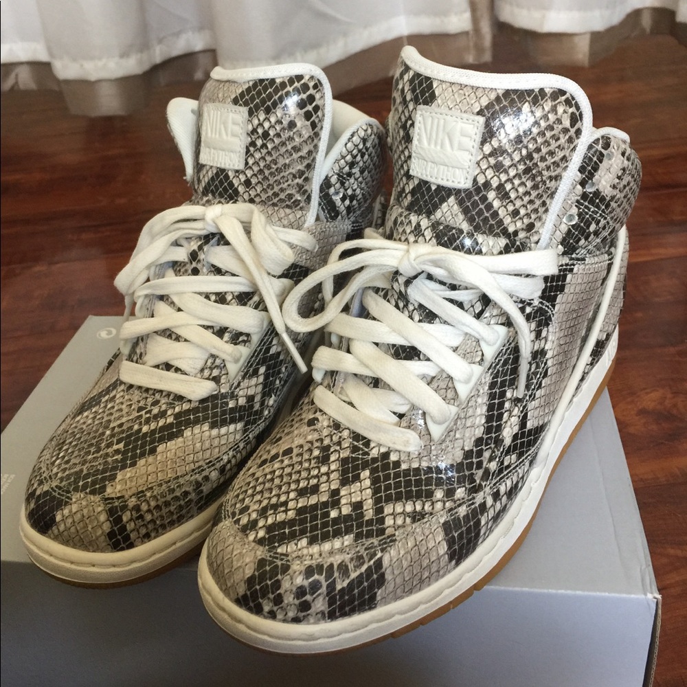 Nike Air Python PRM Size US 9 UK 8