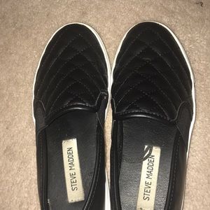 Steve Madden black flats