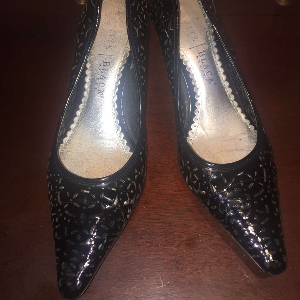 White House Black Market kitten heels