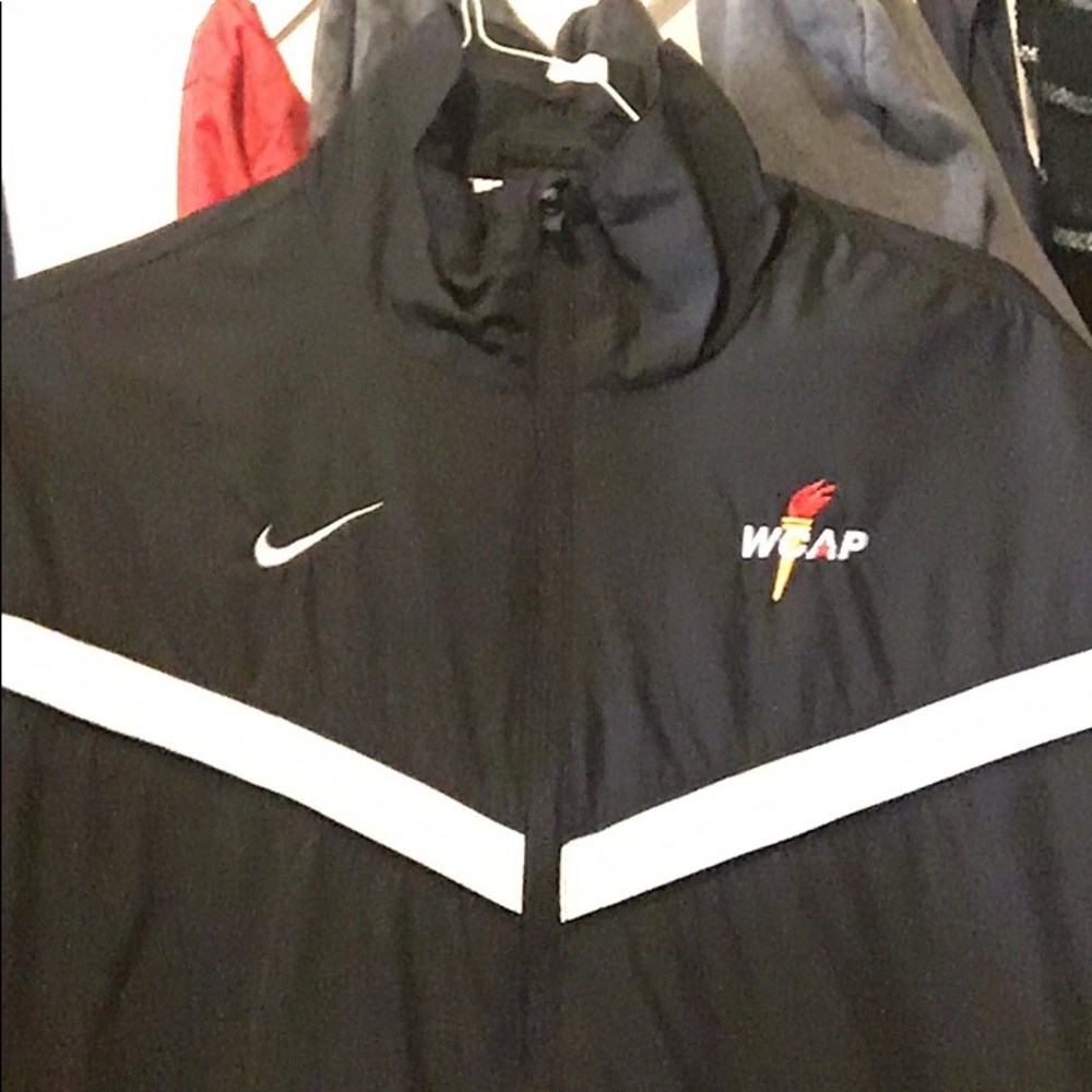 NIKE WCAP WINDBREAKER
