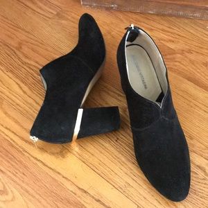 Classy black Suede shoes with style