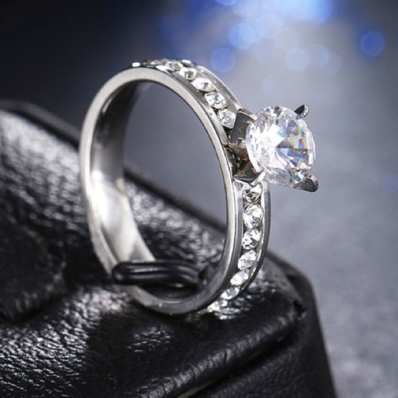 NEW 18K White Gold Diamond Halo Wedding Ring - Picture 2 of 7