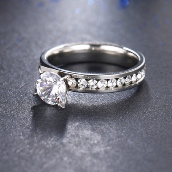 NEW 18K White Gold Diamond Halo Wedding Ring - Picture 4 of 7