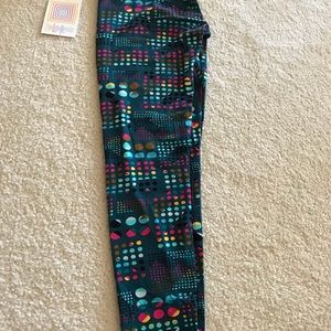 LuLaRoe leggings in a fun print OS