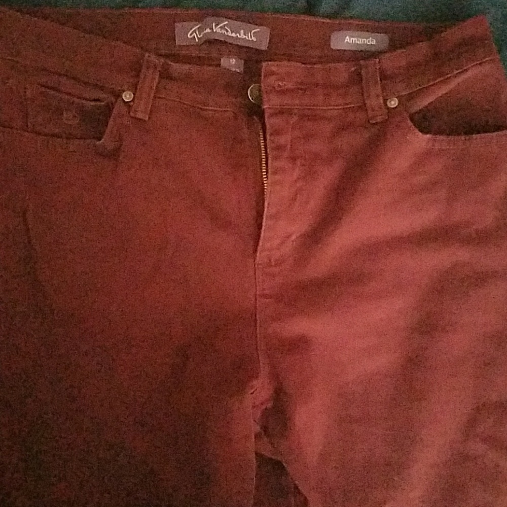 Maroon Gloria Vanderbilt pants