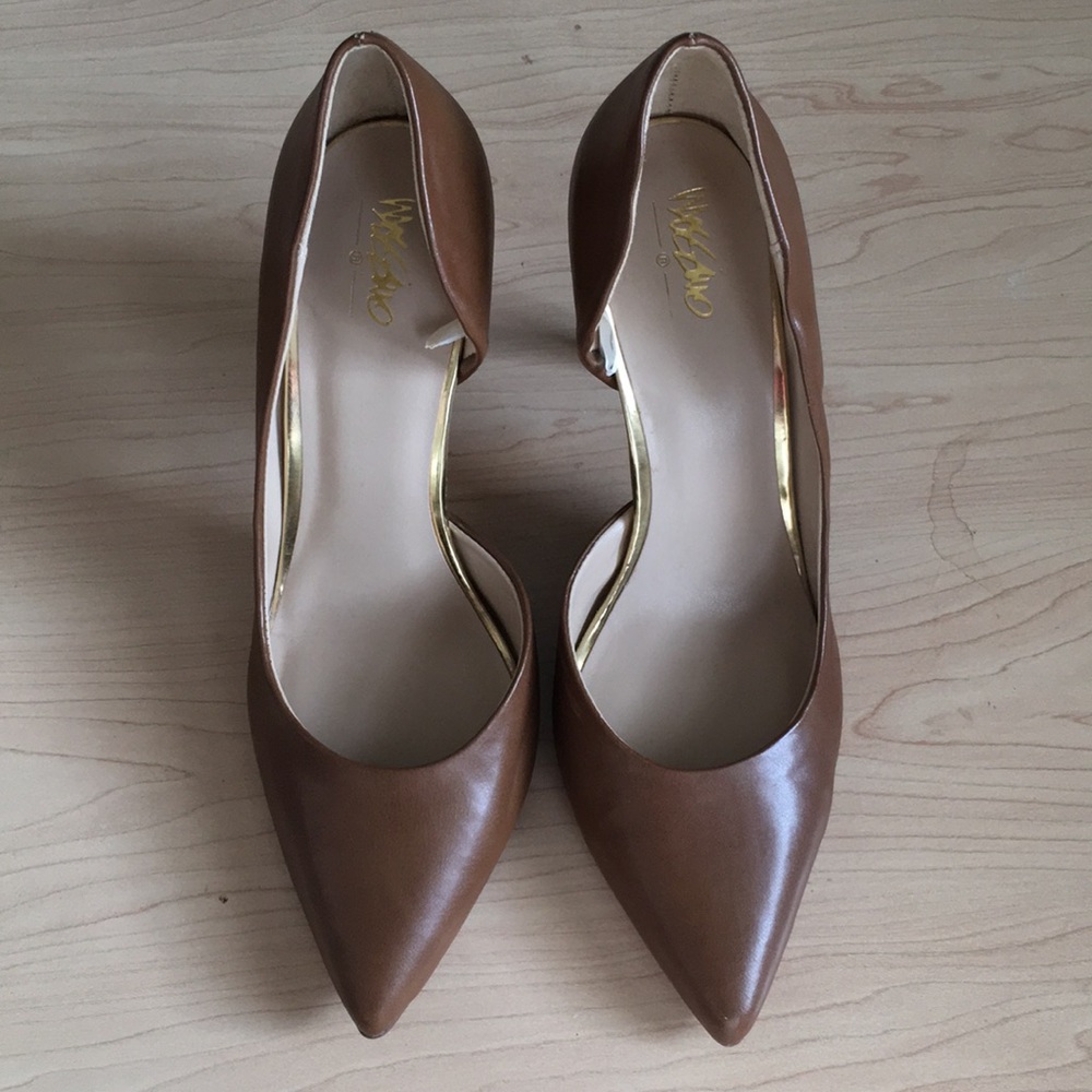 Brown pointed toe heels