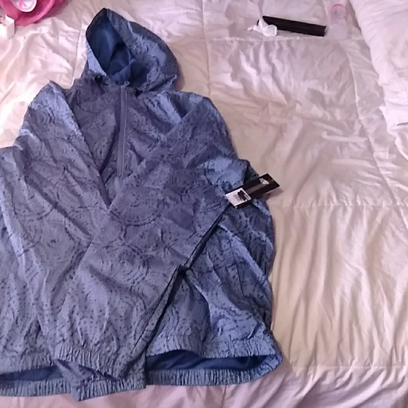 Windbreaker - Picture 4 of 4