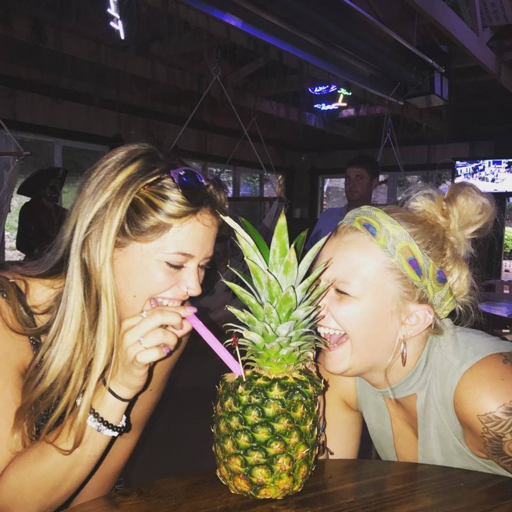 Meet your Posher, Dominique