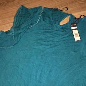 New with tags  large pom-pom flowy top turquoise