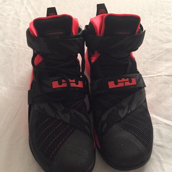 lebron shoes for men