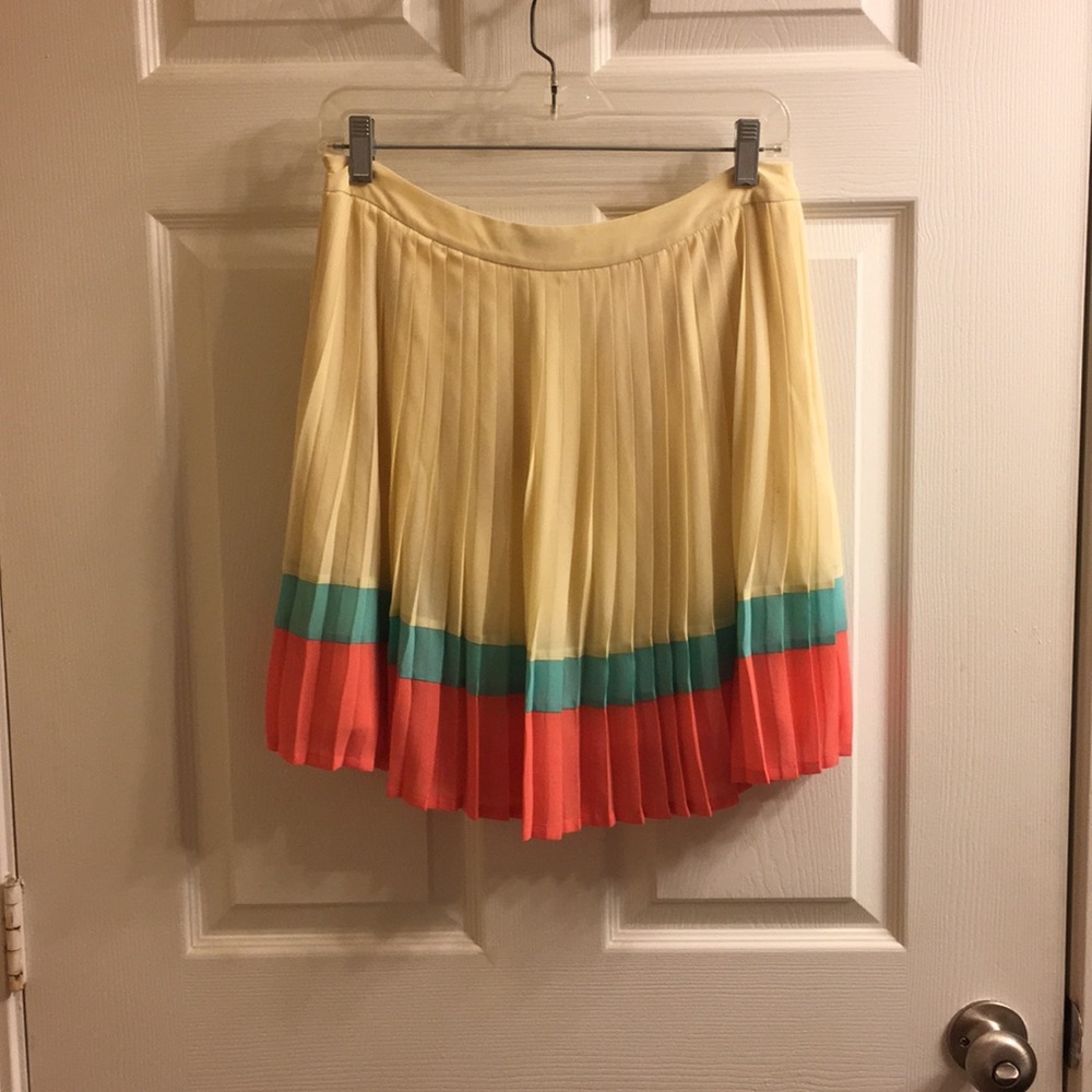 Pleated high waisted skirt