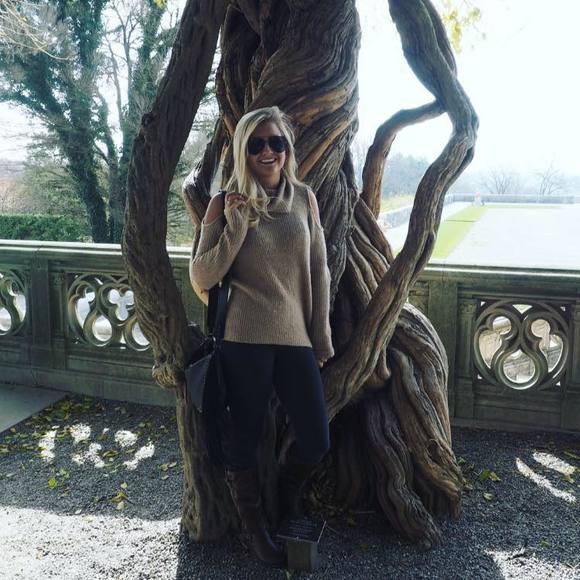 Meet your Posher, Sheena - Picture 1 of 1