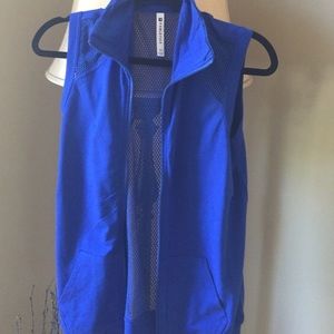 Fabletics Workout vest. Dryfit feel. Mesh.
