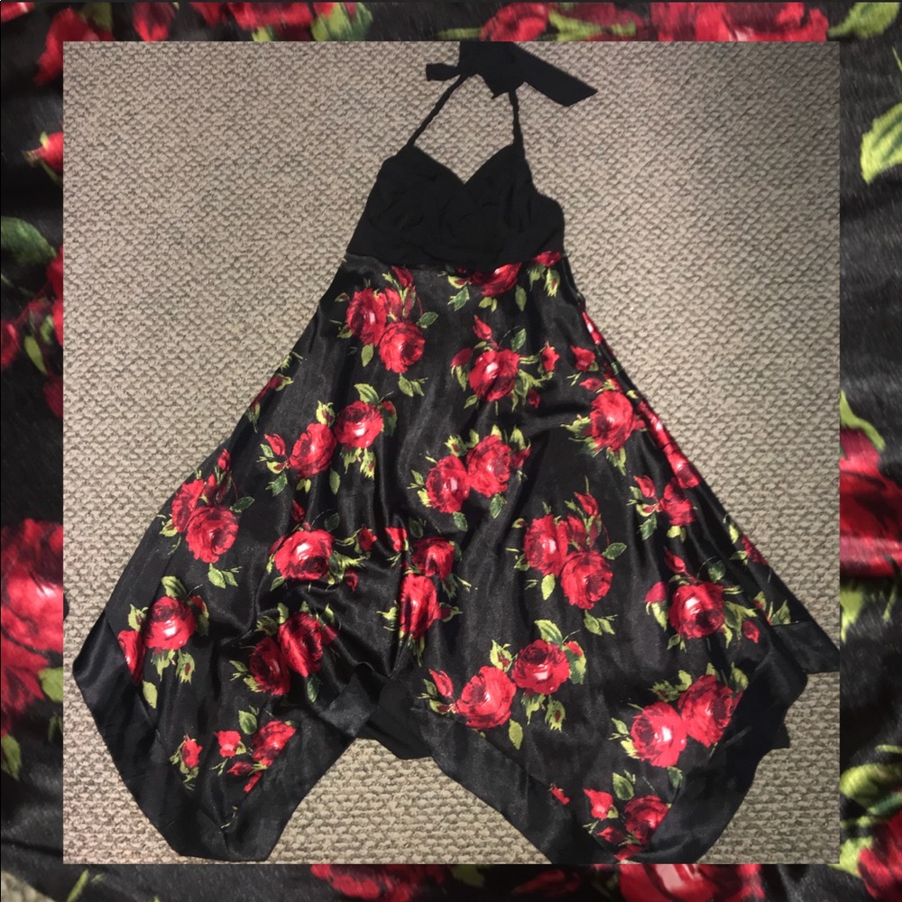 Beautiful black and red rose dress... ❤