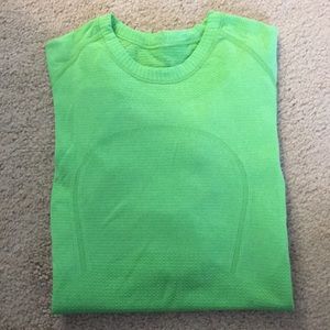 Lululemon long sleeve! Size 4!