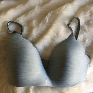 Victoria’s Secret bra, lightly lined wireless bra