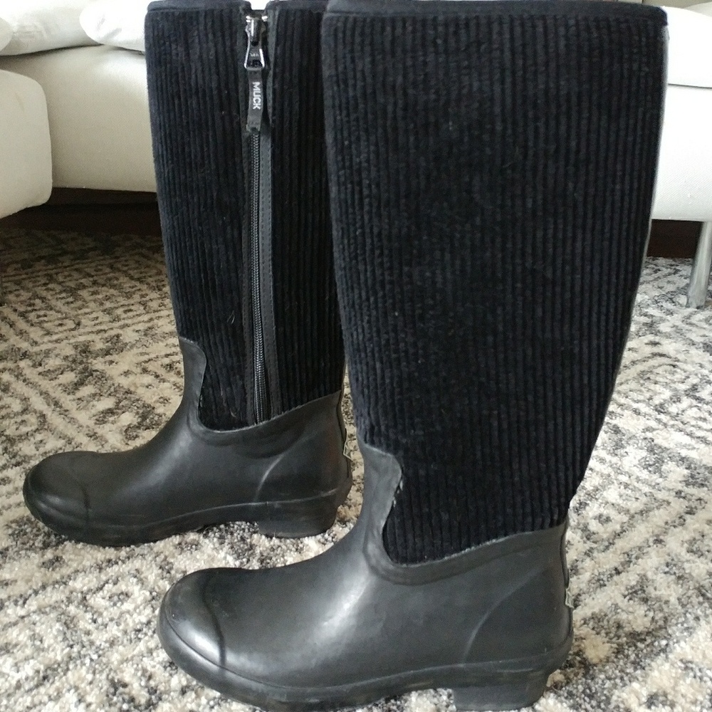Like new Muck Boots size 5/5.5